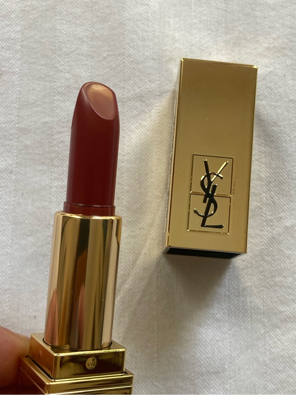 YSL Deluxe Travel Size Lipstick in Shade Fiery Red - Picture 2 of 13